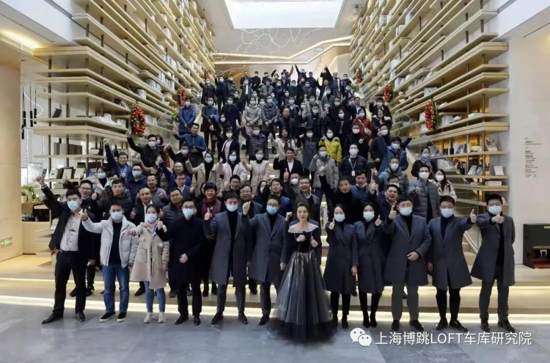 南京全国一百多人在华侨城汉口道6号参观研讨LOFT专利车库技术！